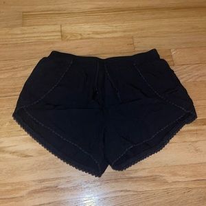 Size XL Old Navy black flowy shorts